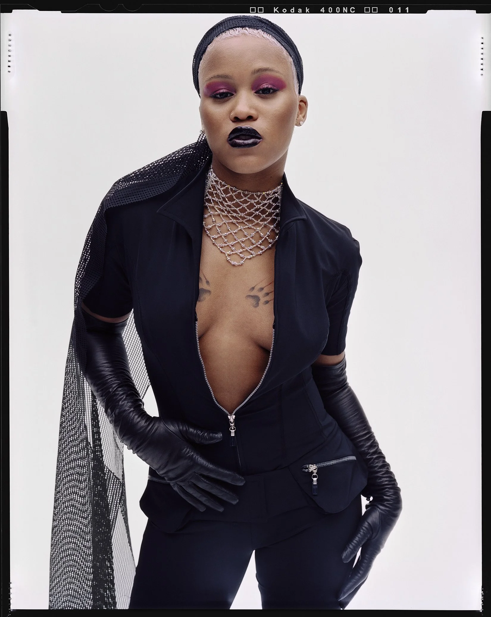 LA WOMAN | Store - LENNY KRAVITZ, KNEELING, NYC, 1998, SURFACE MAG